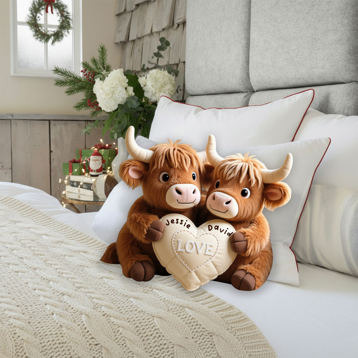 Cadeau idéal pour un couple : coussin personnalisé en fausse fourrure en forme de vache des Highlands