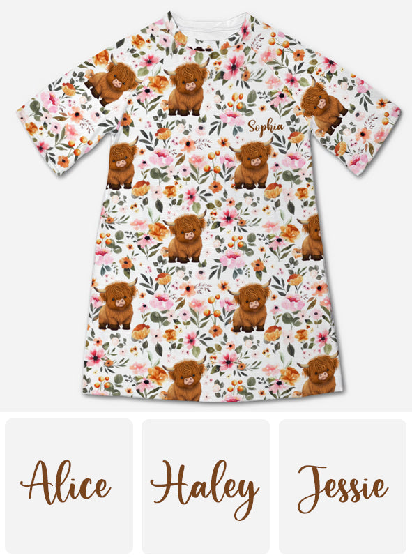 Robe T-shirt de nuit personnalisée à motif vache des Highlands fleurie