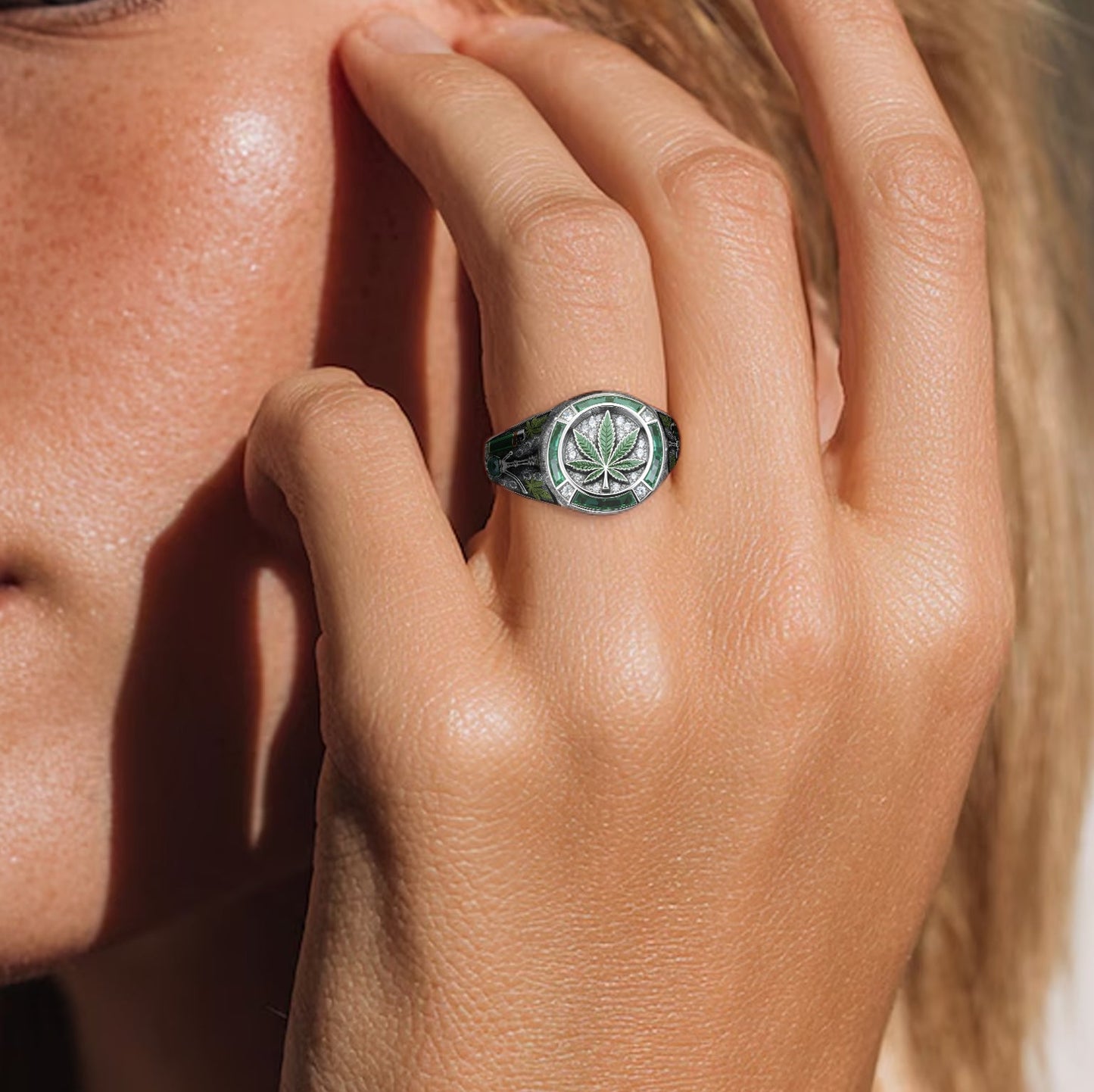 Bague chevalière personnalisée Green Magic Leaf - Cannabis