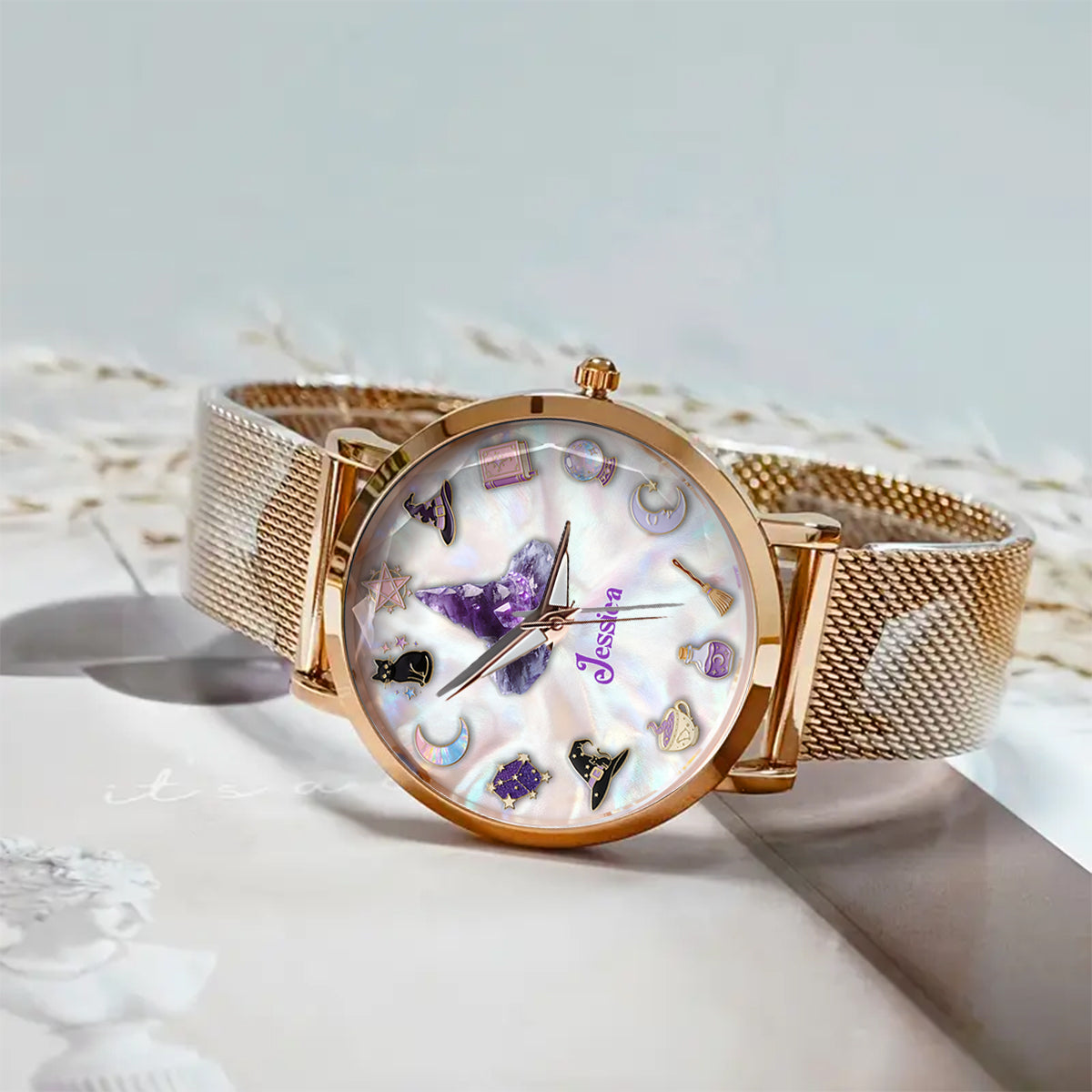 Montre-bracelet personnalisée Sparkle Witch pour femme sorcière