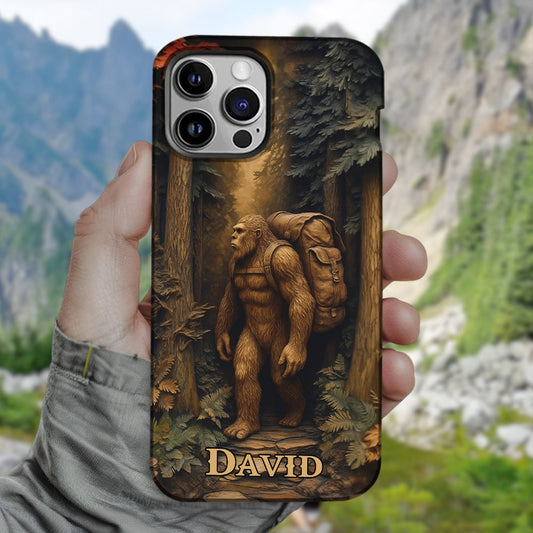Sasquatch en forêt - Coque de téléphone personnalisée avec impression intégrale - Randonnée