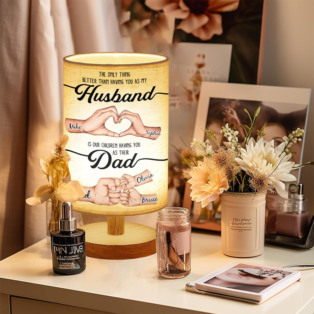 Lampe de table personnalisée « The Only Thing Better Husband Dad Hands » avec pied en bois