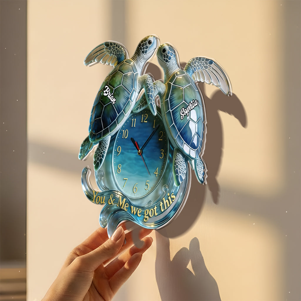 Vous & Moi, Nous Avons Ça - Horloge Murale Personnalisée en Acrylique Tortue