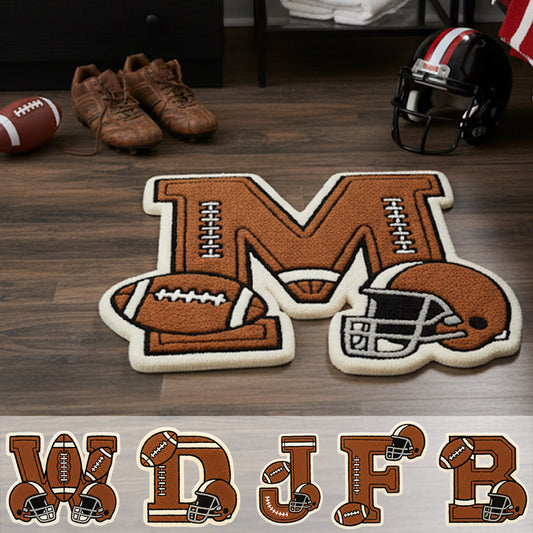 Tapis de sol personnalisé avec initiales de footballeur et motif football antidérapant.