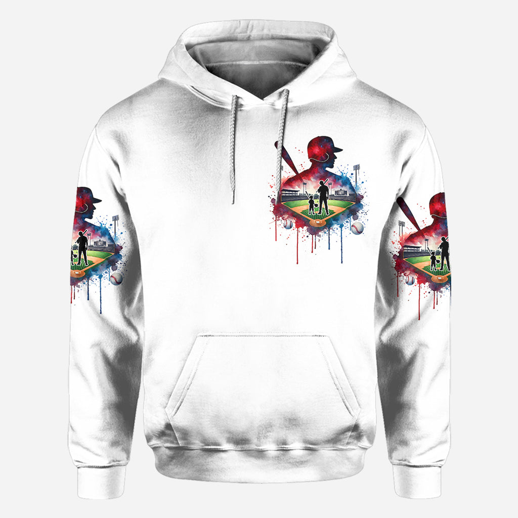 Derrière chaque joueur de baseball qui croit en lui se cache un parent qui a cru en lui en premier - T-shirt personnalisé sur le thème du baseball