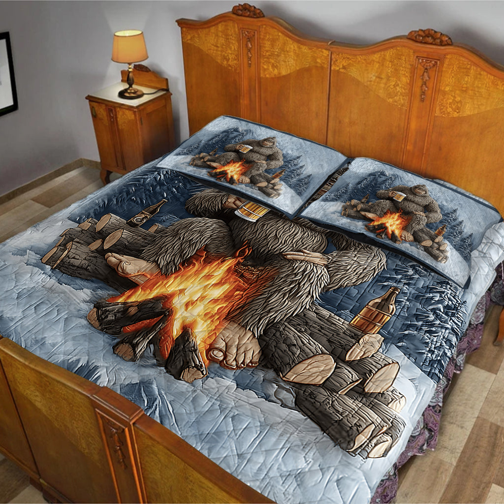 Bigfoot Lovers - Personalized Hiking Quilt Set