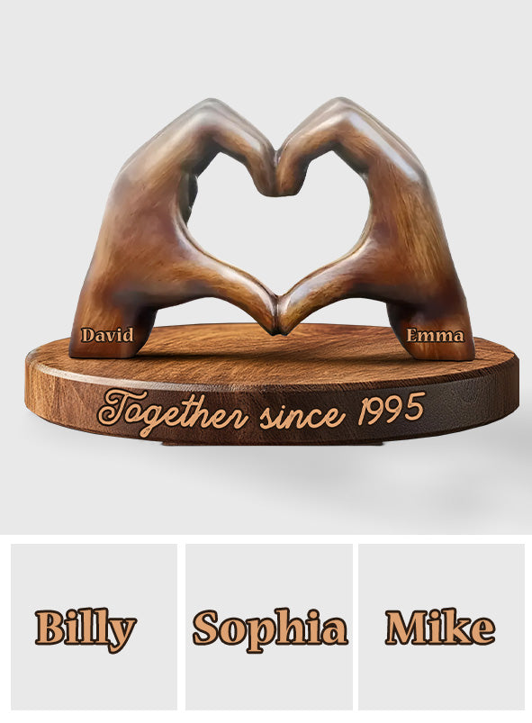 Sculpture « Mains d'un couple » - Plaque en bois personnalisée représentant un couple amoureux