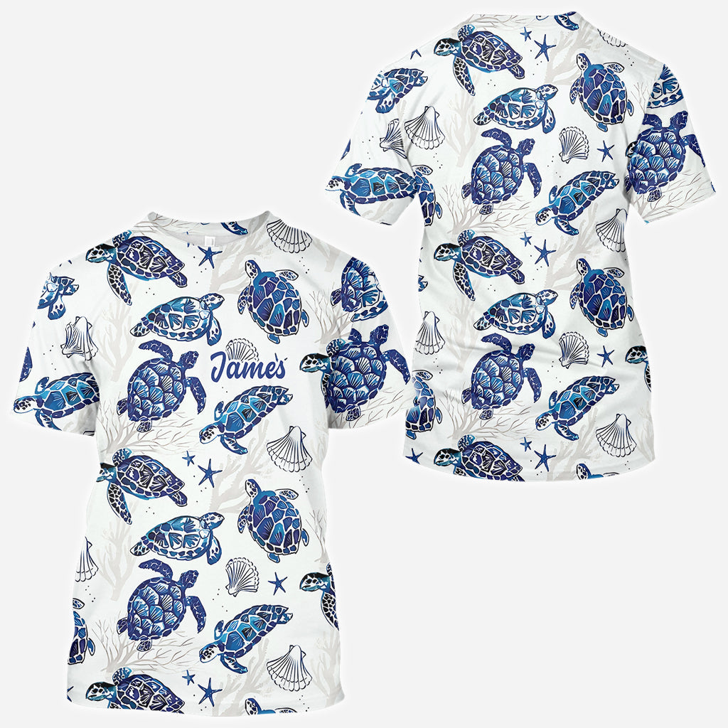 Motif Toile de Jouy, dauphin bleu, tortue… - T-shirt personnalisé pour amoureux de la mer