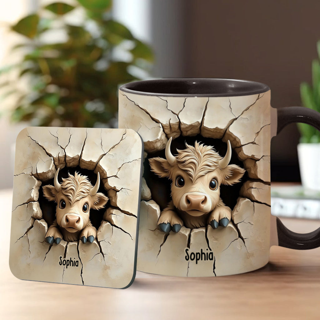 Mignonne vache des Highlands qui jette un coup d'œil - Mug personnalisé avec motif vache des Highlands