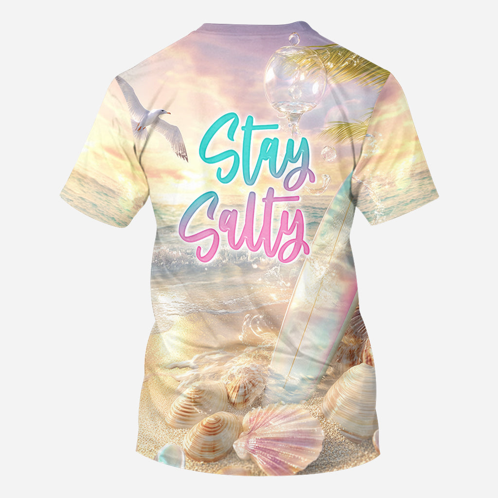 T-shirt personnalisé « Stay Salty » avec motif surf.