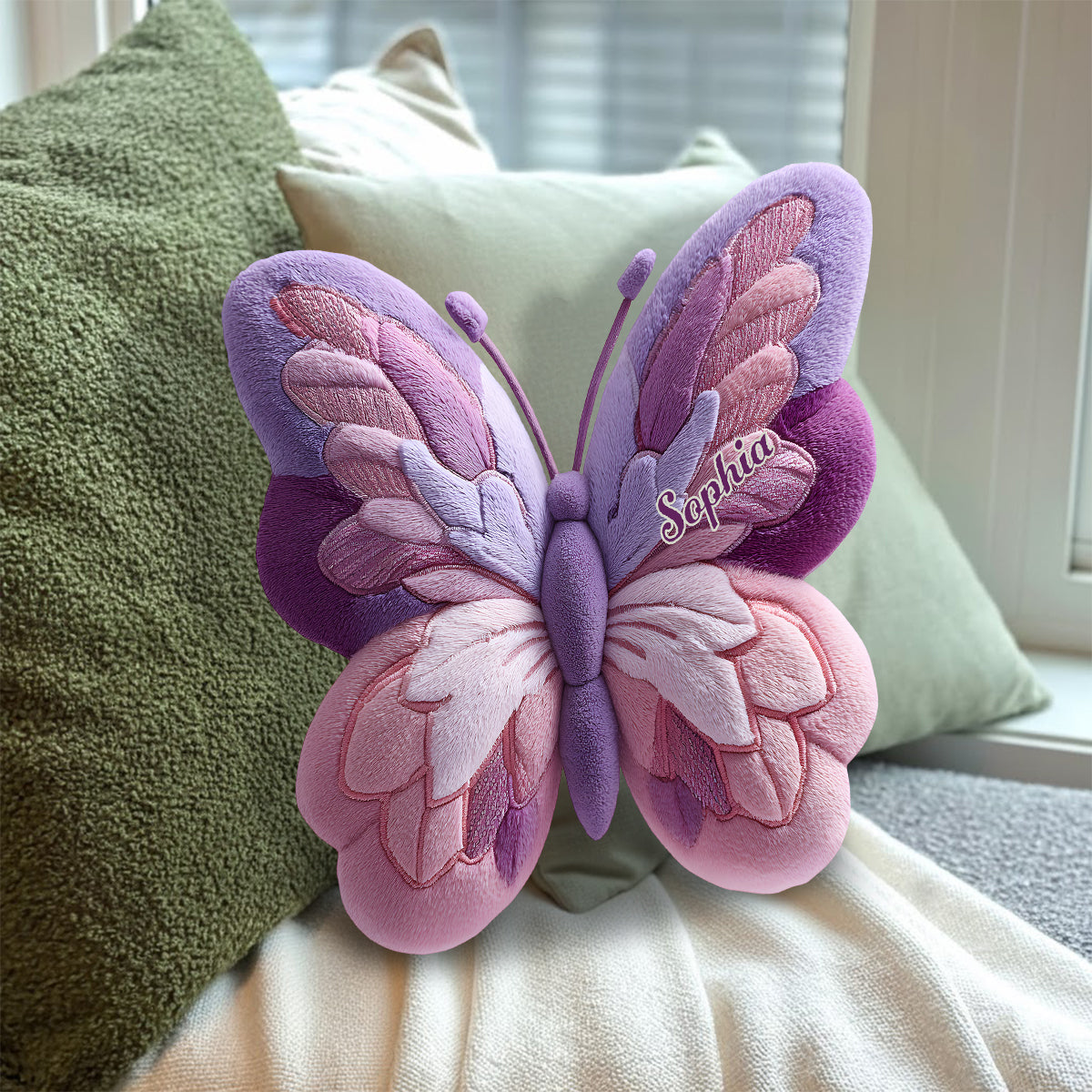 Coussin papillon duveteux personnalisé en fausse fourrure en forme de papillon