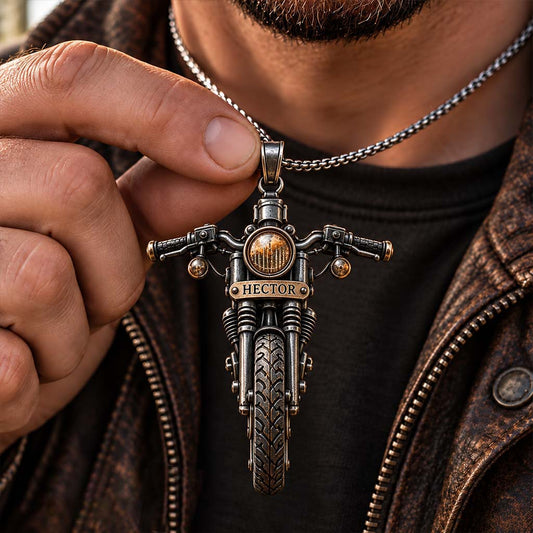 Roulez avec Foi - Collier Pendentif Métal en Forme de Motard Personnalisé