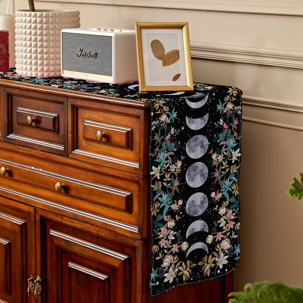 Chemin de table personnalisé « Lune Florale » - Sorcière