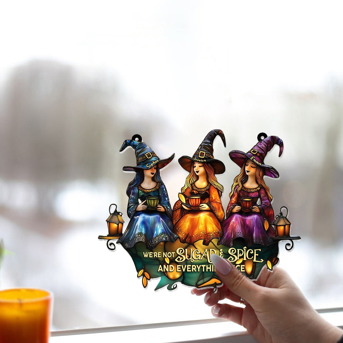 Nous ne sommes pas tout doux et gentils - Ornement attrape-soleil personnalisé à suspendre à la fenêtre, inspiré d'une sorcière 
