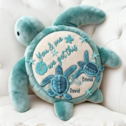 Toi et moi, on gère ! - Coussin personnalisé en fausse fourrure en forme de tortue
