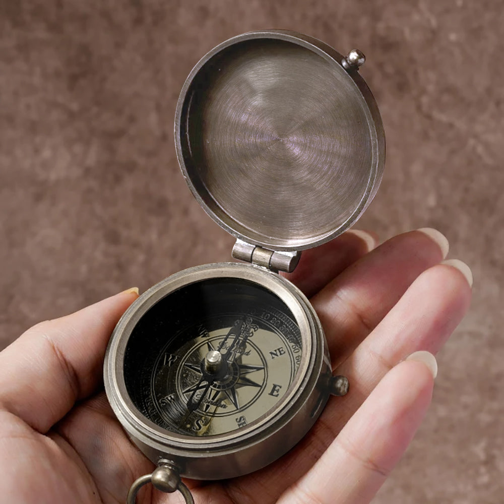 Grizzlies Roar Realistic Bear Design - Personalized Bear Compass