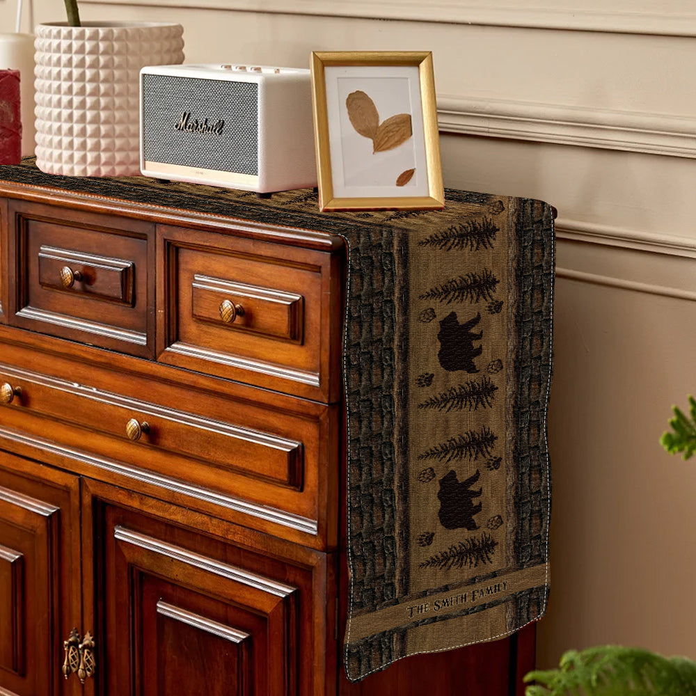 Chemin de table personnalisé « La chasse aux passions »