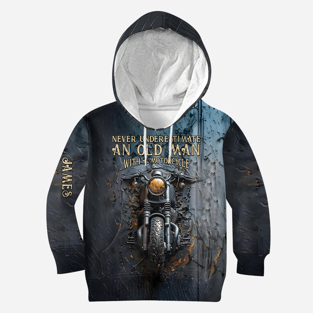 Ne sous-estimez jamais un vieux motard ! – T-shirt motard personnalisé