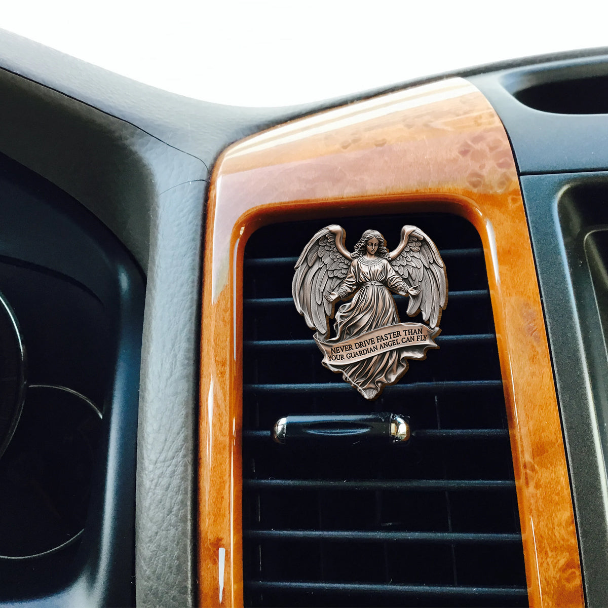 Ne conduisez jamais plus vite que votre ange gardien ne peut voler - Clip de pare-soleil de voiture personnalisé en forme de croix chrétienne