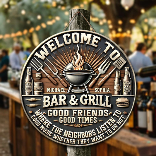 Barbecue sur la terrasse, écoutez de la bonne musique - Panneau rond en bois personnalisé pour couples