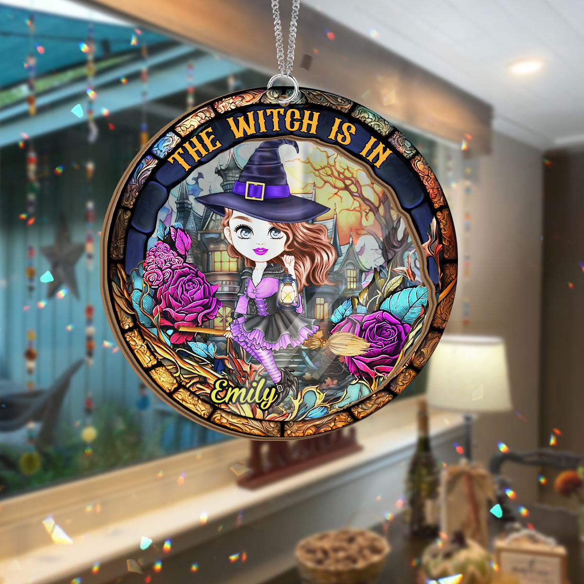 La sorcière est là ! Attrape-soleil personnalisé à 2 couches, à suspendre à la fenêtre.