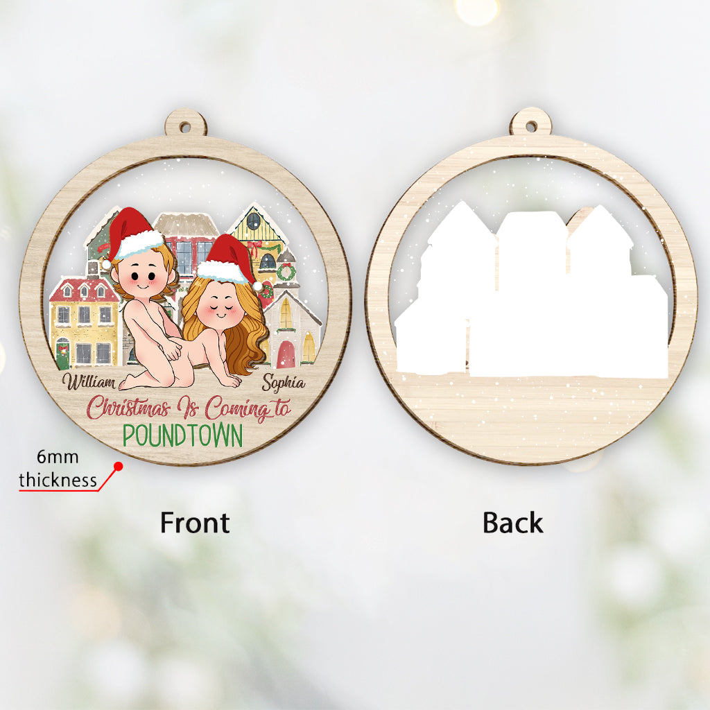 Noël arrive à Poundtown - Ornement personnalisé pour couple à plusieurs niveaux