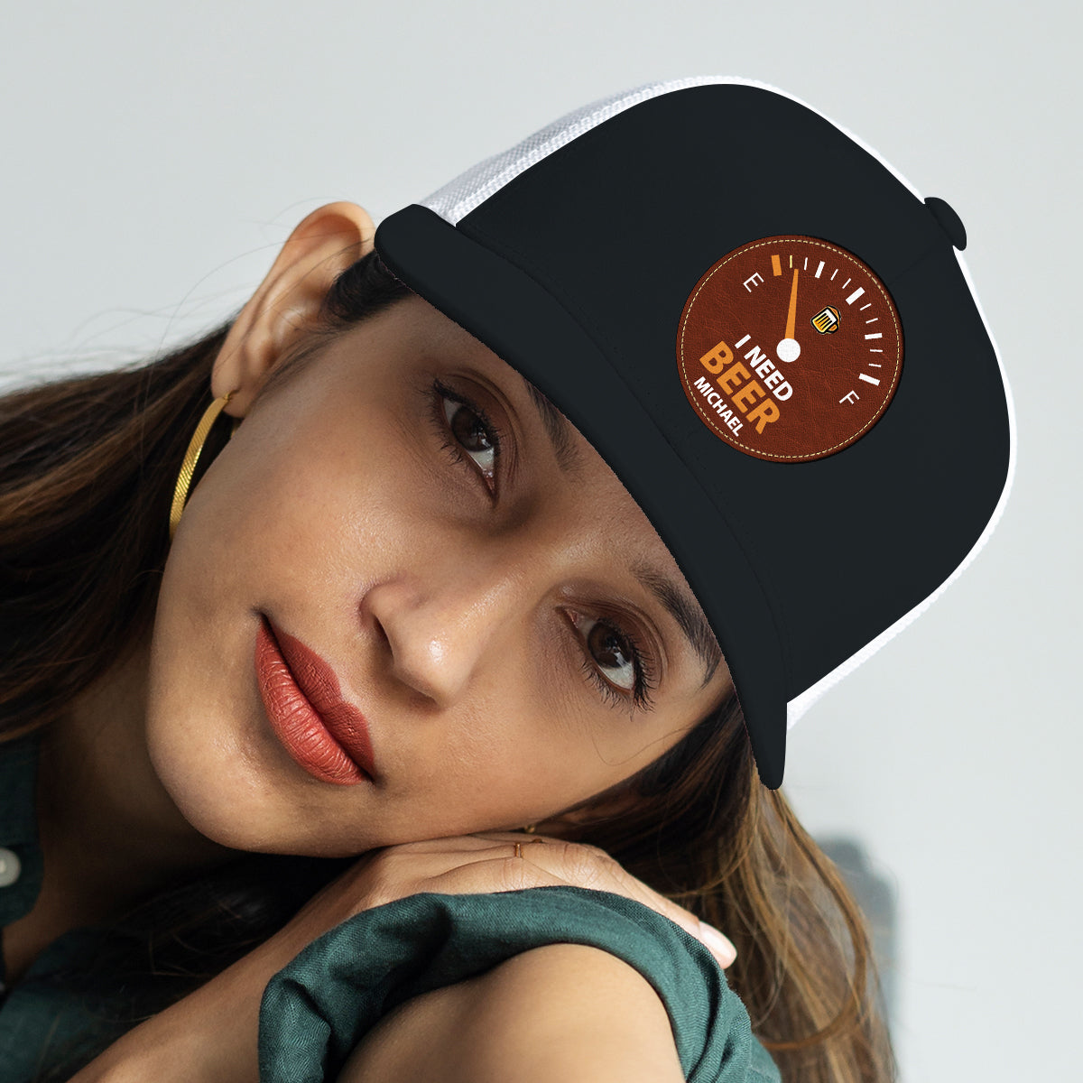 J'ai besoin de bière - Chapeau personnalisé avec écusson en cuir et patch bière
