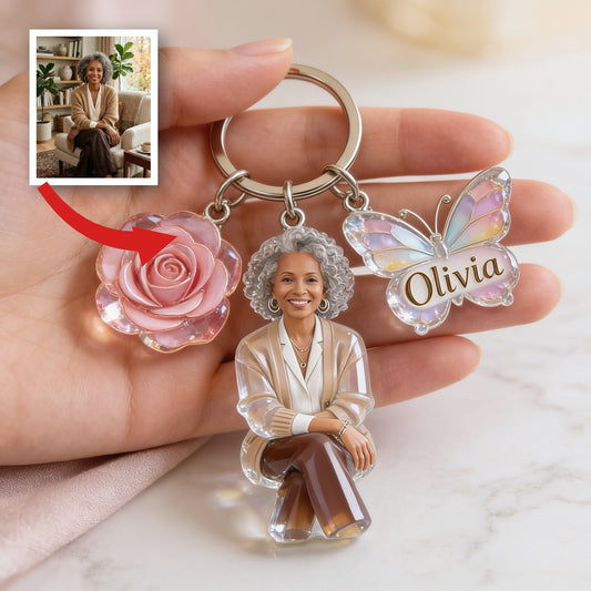 Personalized Smiling Latina Mom Portrait Acrylic Keychain with Rose & Butterfly Charms, Custom Sentimental Gift for Mom