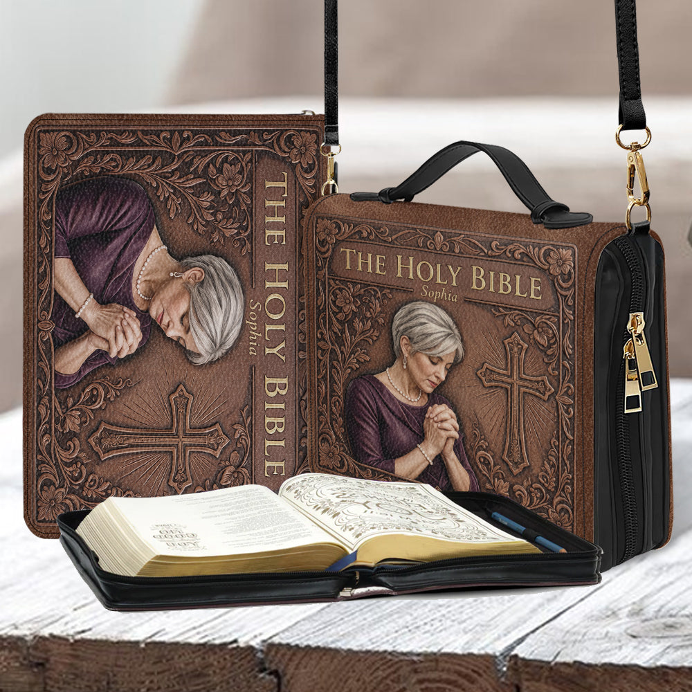 Housse de Bible en Cuir avec Photo Personnalisée Femme Latina Âgée Priante