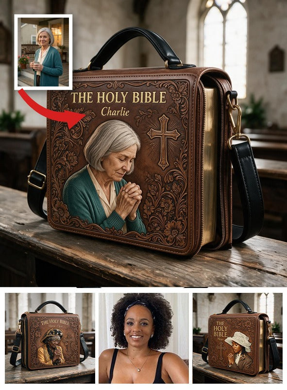 Housse de Bible en Cuir avec Photo Personnalisée Femme Latina Âgée Priante