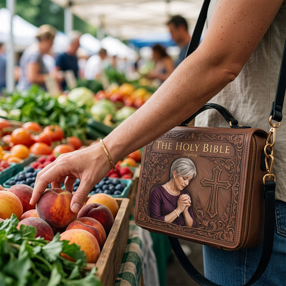 Housse de Bible en Cuir avec Photo Personnalisée Femme Jeune en Prière