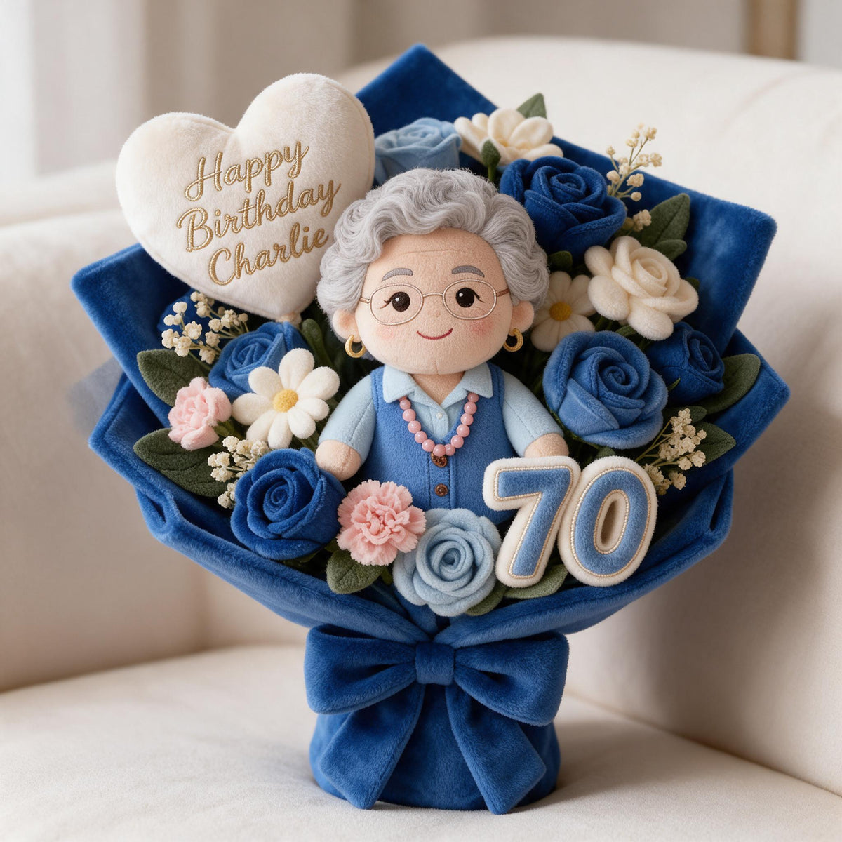 Coussin en fausse fourrure personnalisé pour le 70e anniversaire d'une femme latina