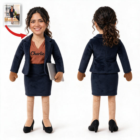Poupée en Peluche Personnalisée de Collègue Latina au Bureau