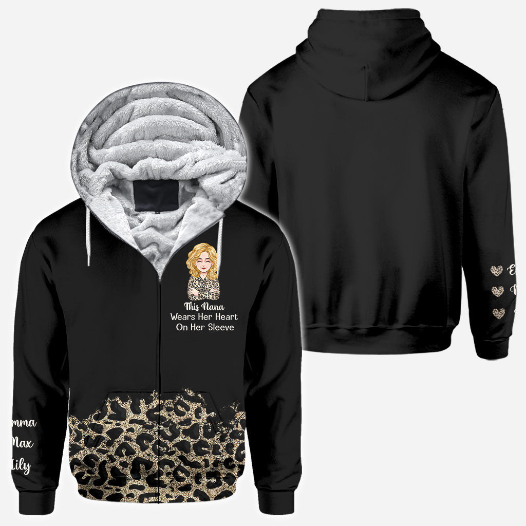 Cette grand-mère a le cœur sur la main - Cadeau pour grand-mère, maman, tante - T-shirt entièrement personnalisé