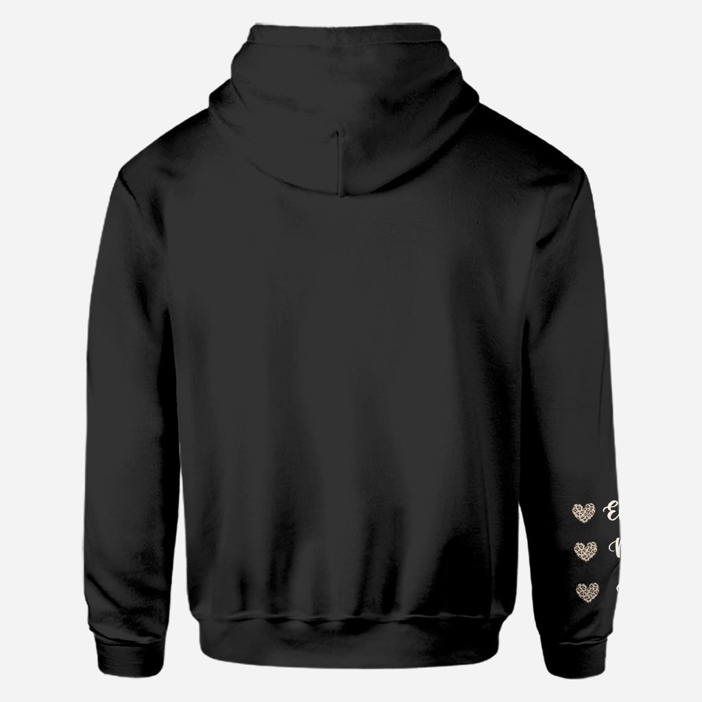 Cette grand-mère a le cœur sur la main - Cadeau pour grand-mère, maman, tante - T-shirt entièrement personnalisé