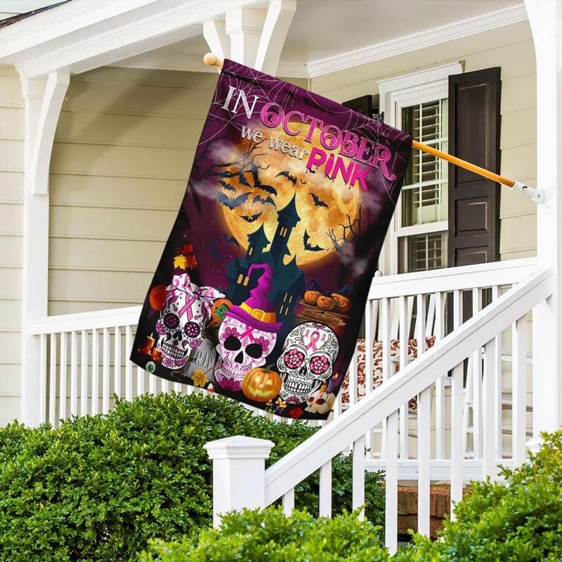 En octobre, nous portons du rose : drapeau de crâne d'Halloween pour la sensibilisation au cancer du sein (0822)