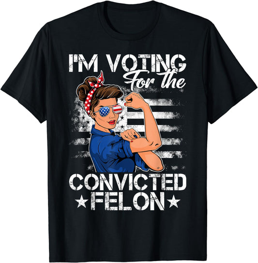 T-shirt et sweat à capuche « Femme au chignon décoiffé : Je vote pour le criminel condamné Trump 2024 »
