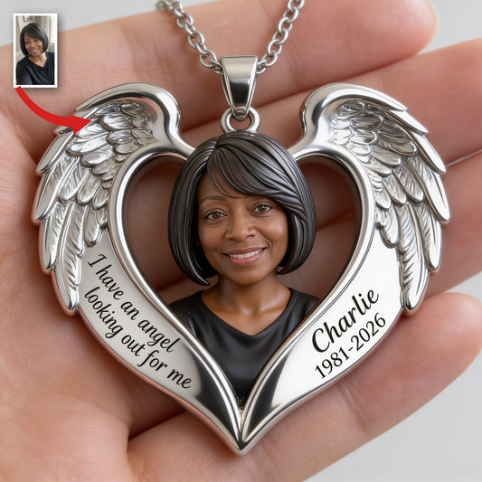 Collier Pendentif Ange Gardien Personnalisé Femme Noire d'Âge Moyen