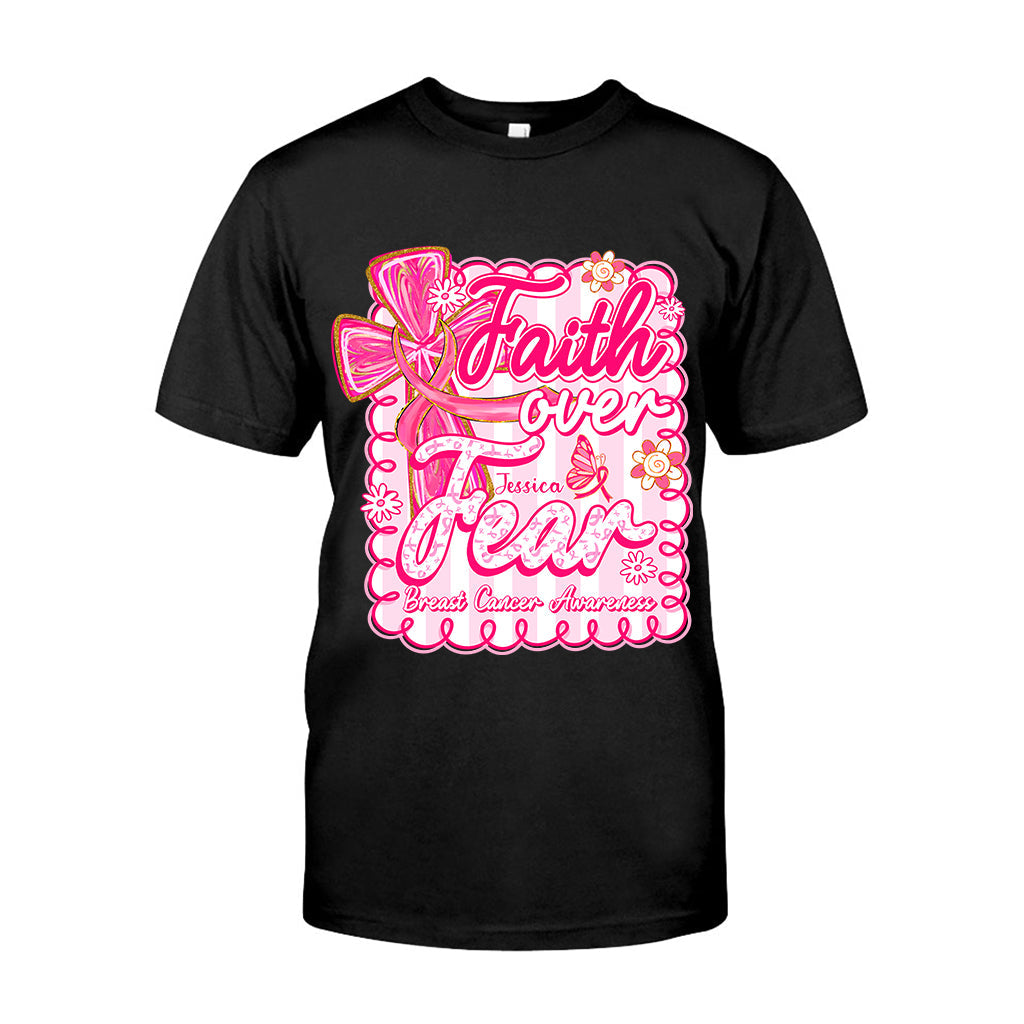 T-shirt et sweat à capuche personnalisés « Preppy Breast Cancer Faith Over Fear » (La foi plutôt que la peur face au cancer du sein)