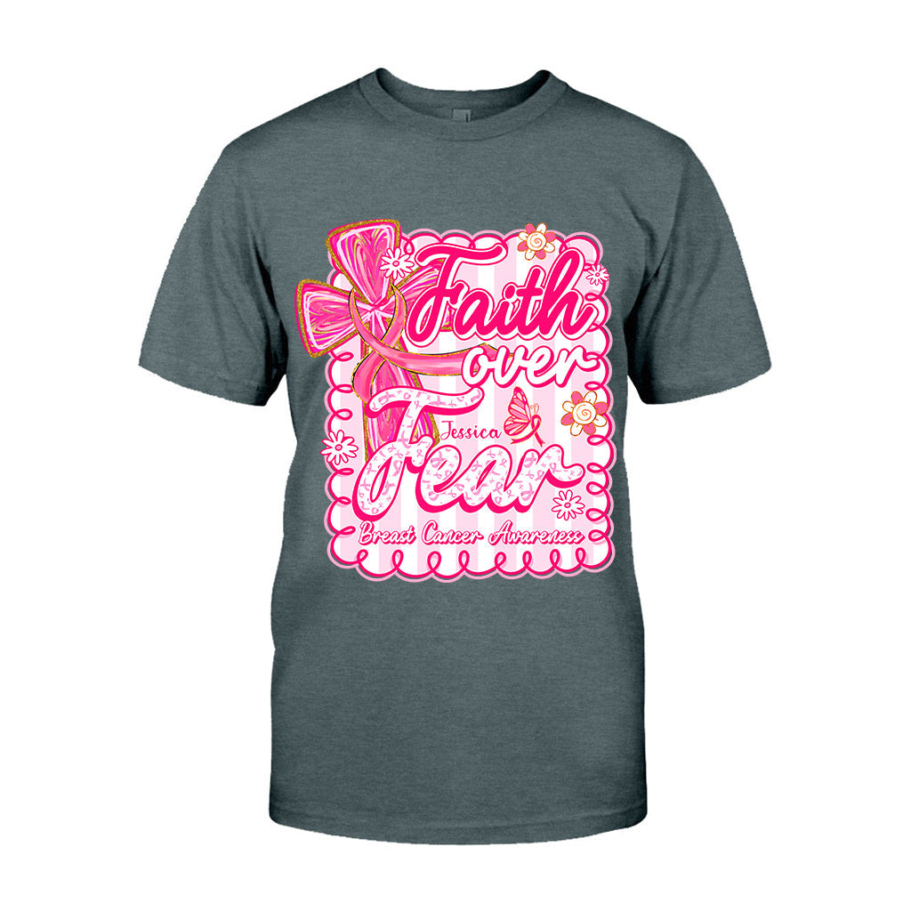 T-shirt et sweat à capuche personnalisés « Preppy Breast Cancer Faith Over Fear » (La foi plutôt que la peur face au cancer du sein)