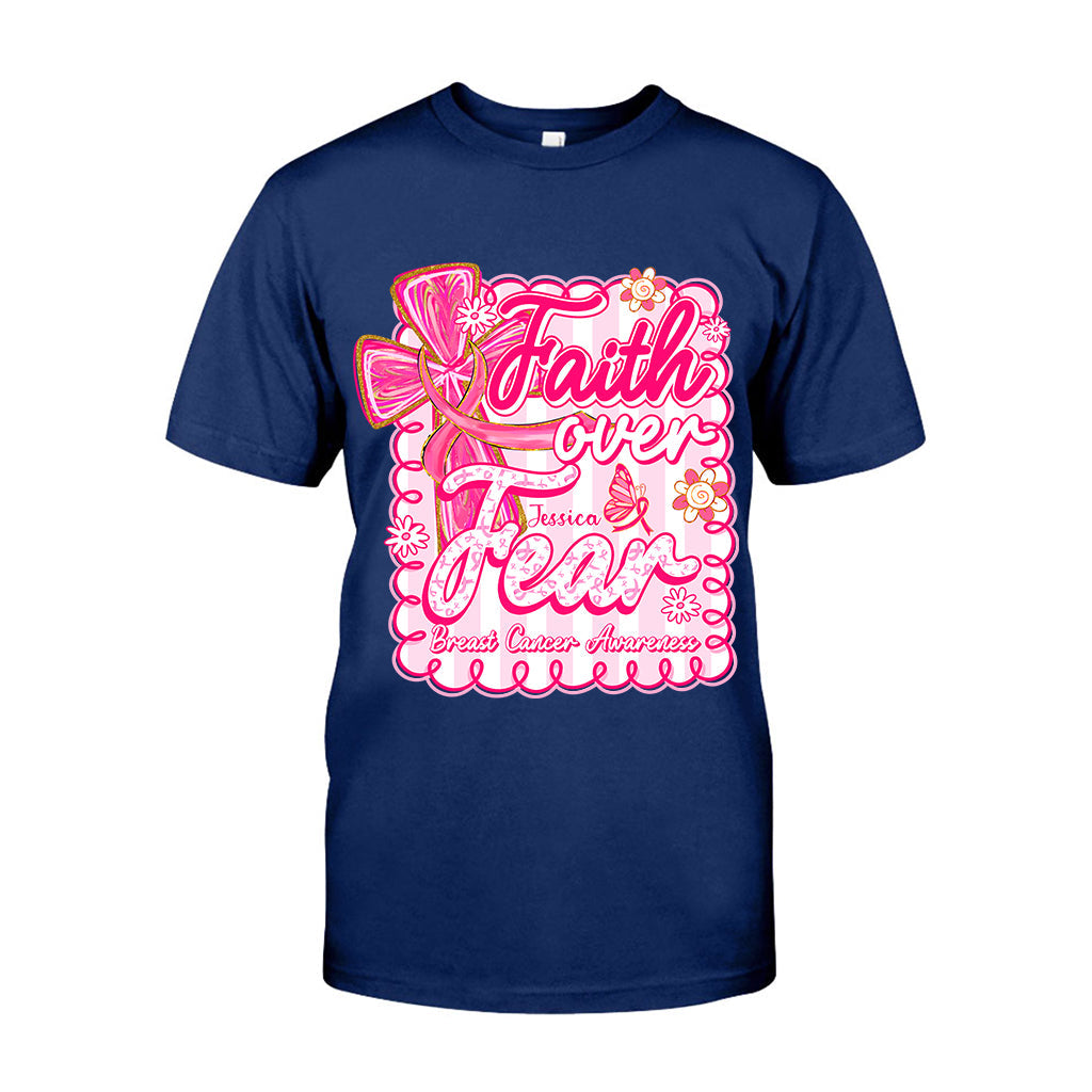 T-shirt et sweat à capuche personnalisés « Preppy Breast Cancer Faith Over Fear » (La foi plutôt que la peur face au cancer du sein)