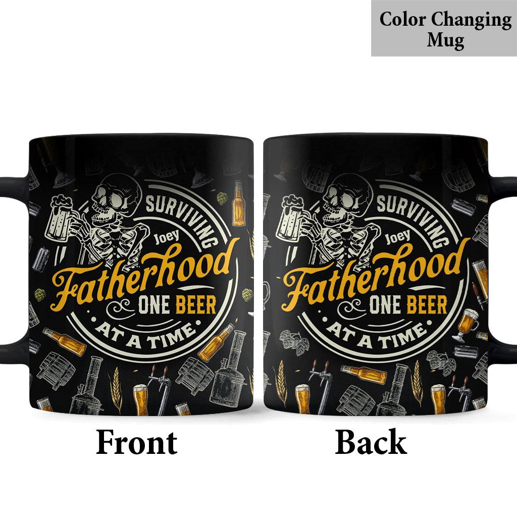 Survivre à la paternité, une bière à la fois - Mug personnalisé pour papa