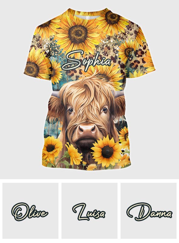 T-shirt personnalisé intégral représentant une vache des Highlands parmi des tournesols
