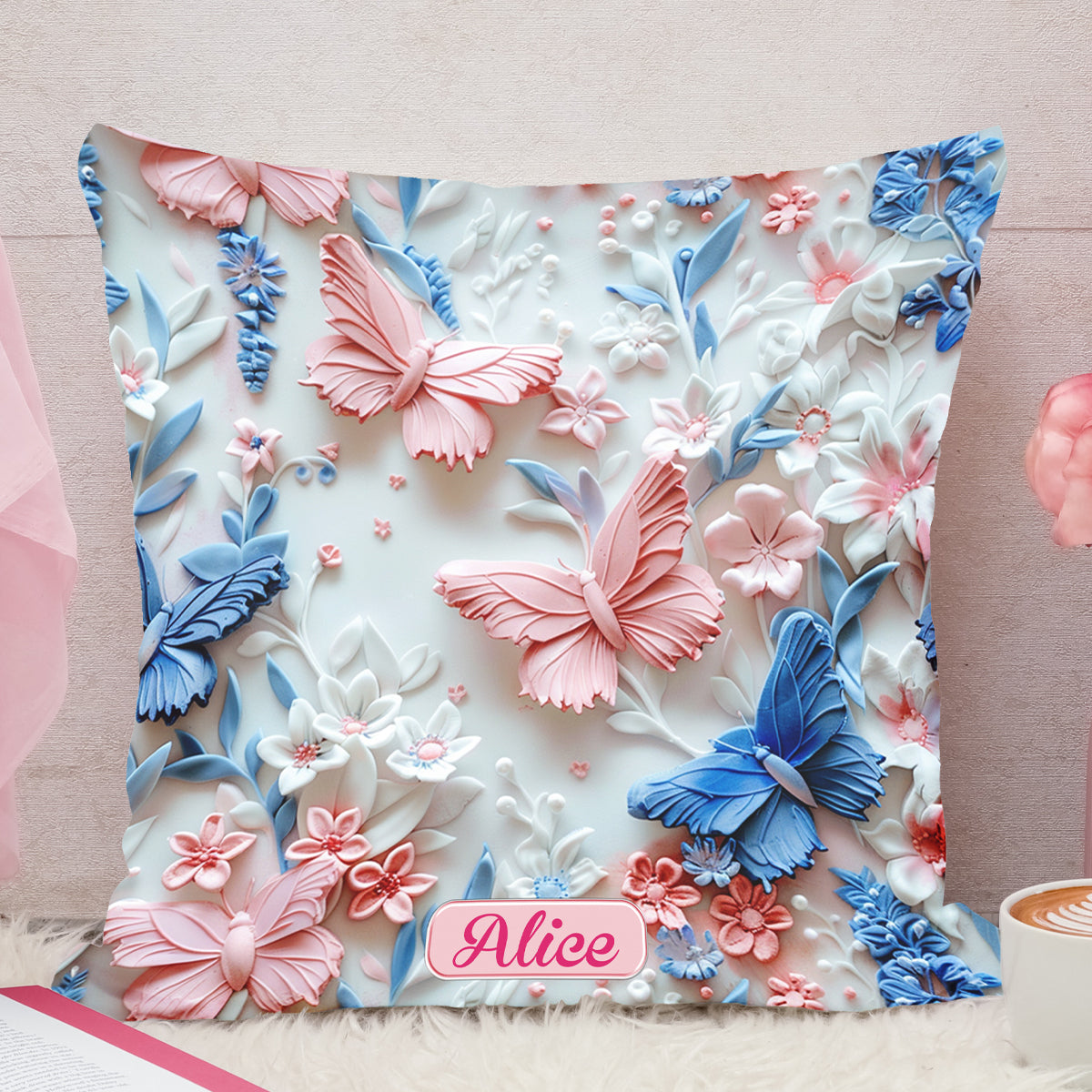 Coussin décoratif papillons roses et bleus personnalisé