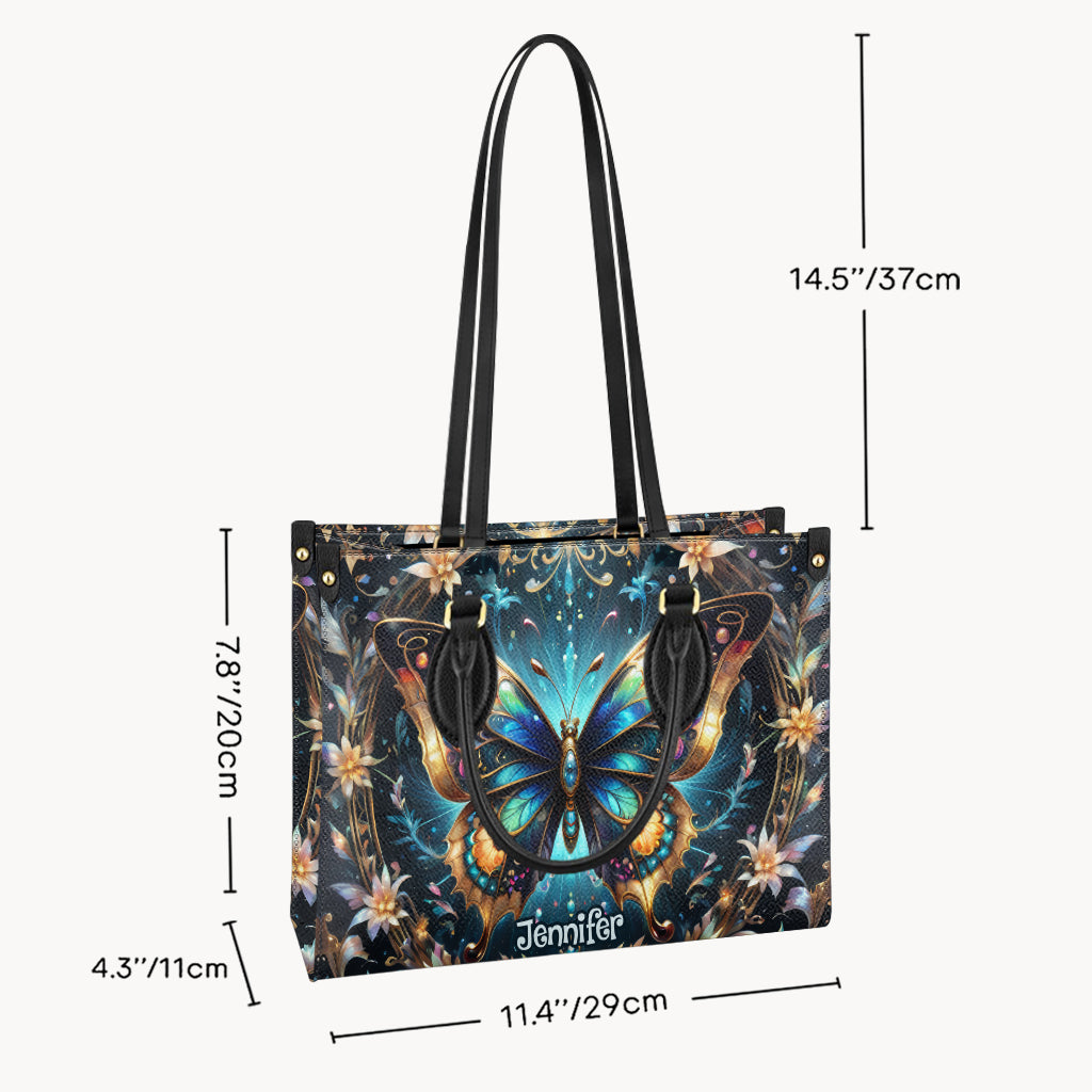 Sac à main en cuir personnalisé avec un magnifique papillon doré métallisé - Sac à main papillon personnalisé