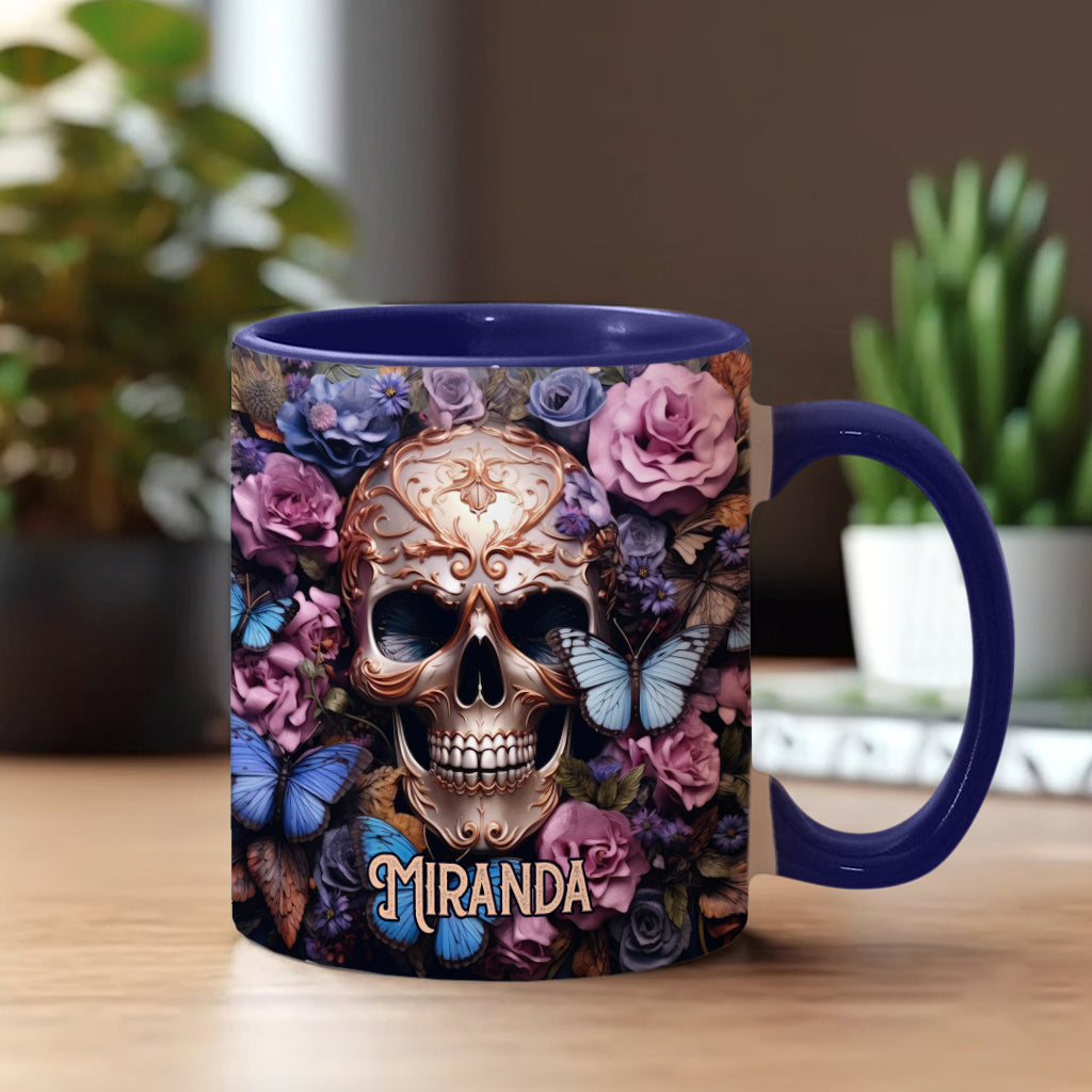 Mug personnalisé à motif crâne, roses et papillons - La beauté du crâne sombre