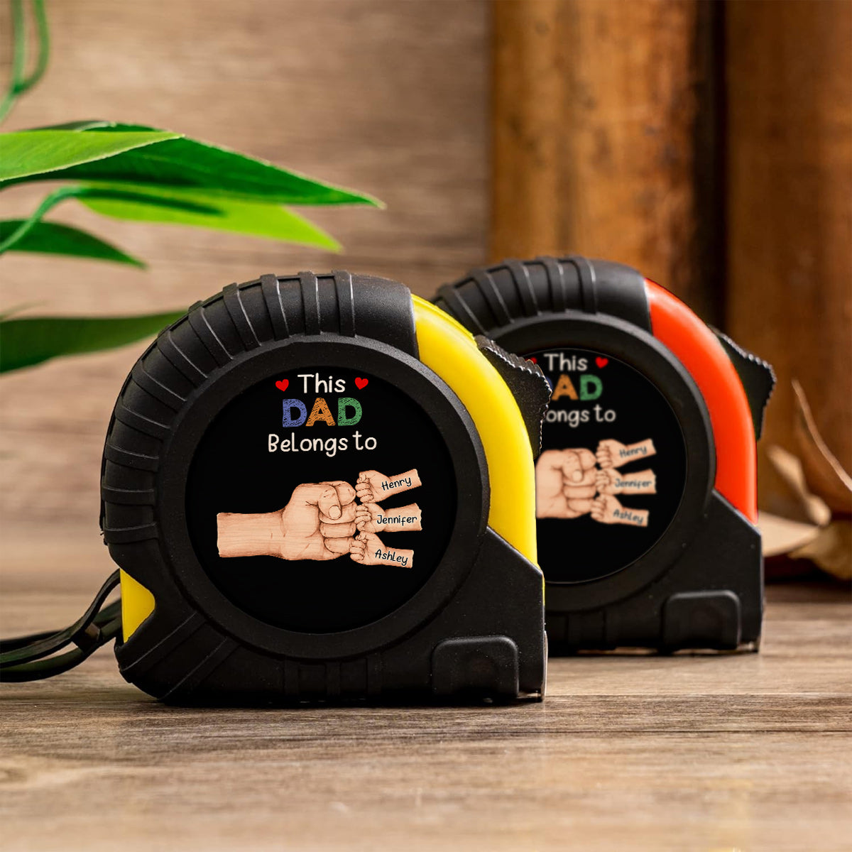 Ce mètre ruban personnalisé « Papa/Grand-père appartient à Fist Bump » est fait pour vous !
