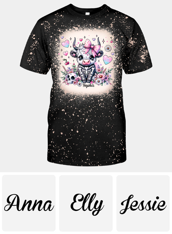T-shirt personnalisé délavé avec une vache des Highlands mignonne et effrayante pour Halloween