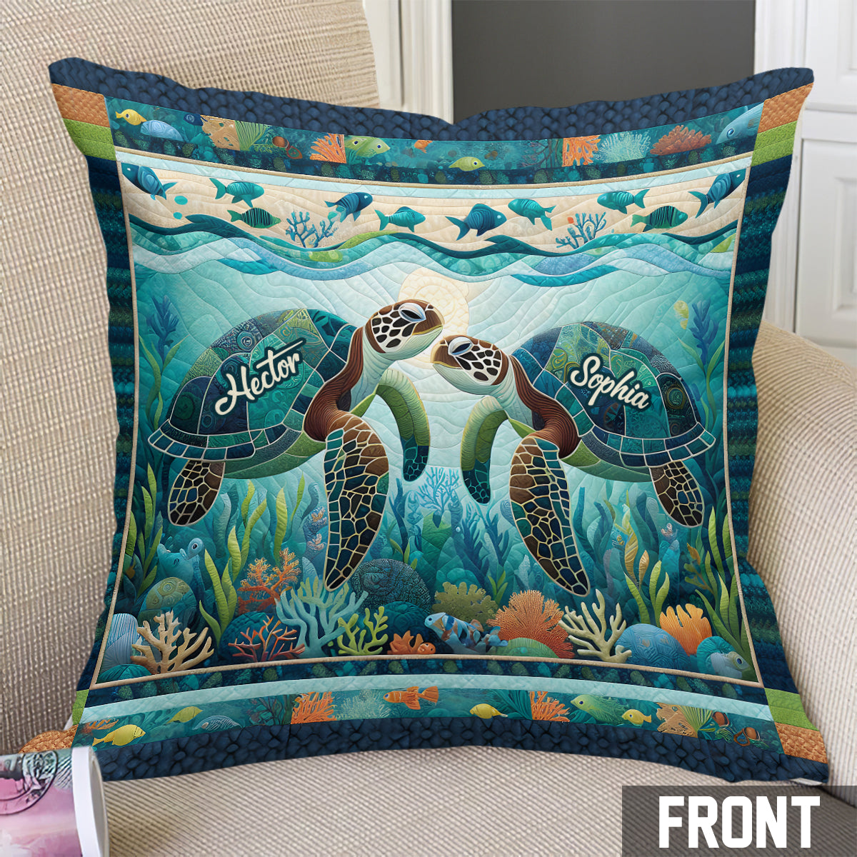 Toi, moi et la mer - Coussin décoratif personnalisé en forme de tortue
