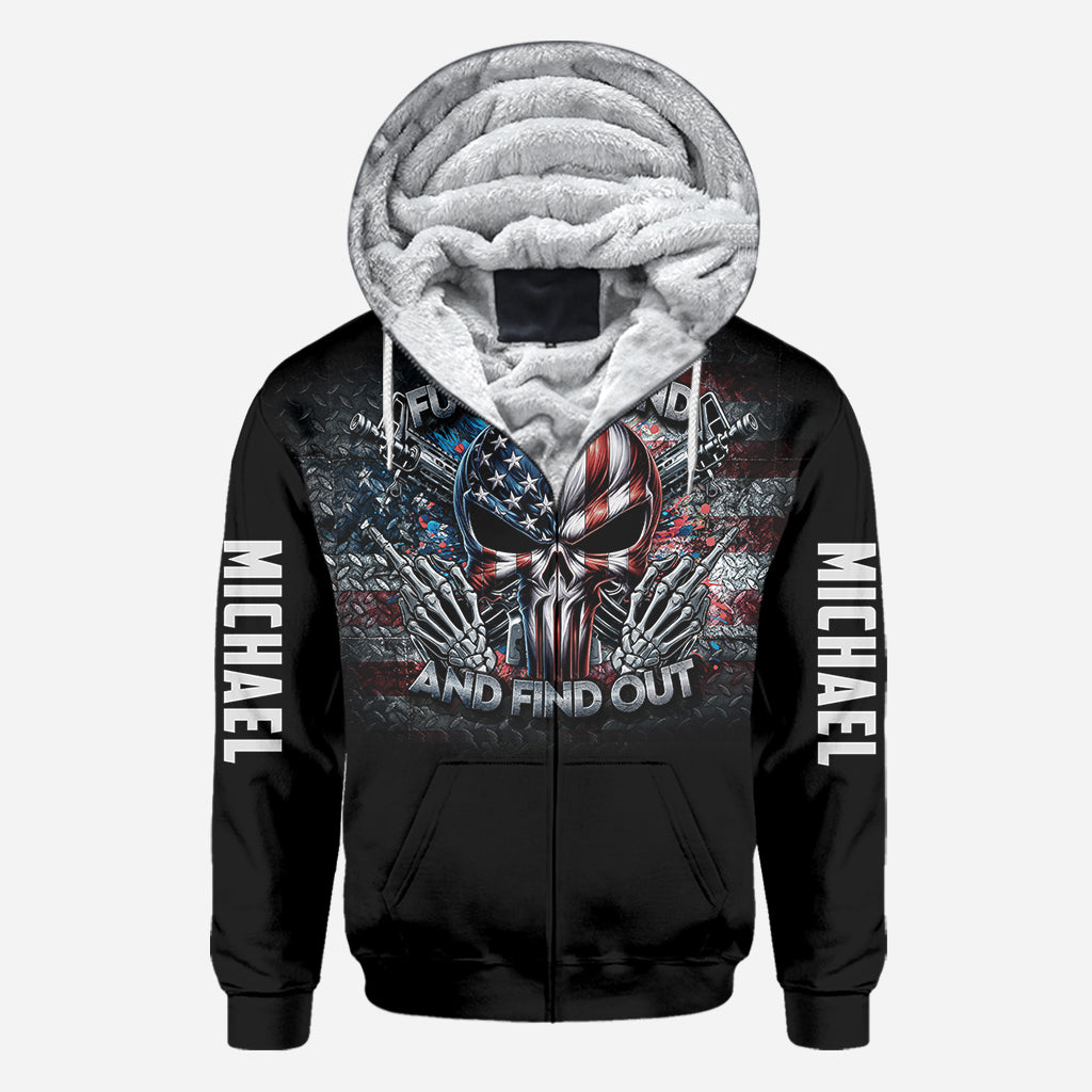 Protégé par la surveillance "Fck Around and Find out" - T-shirt personnalisé tête de mort sur toute la surface